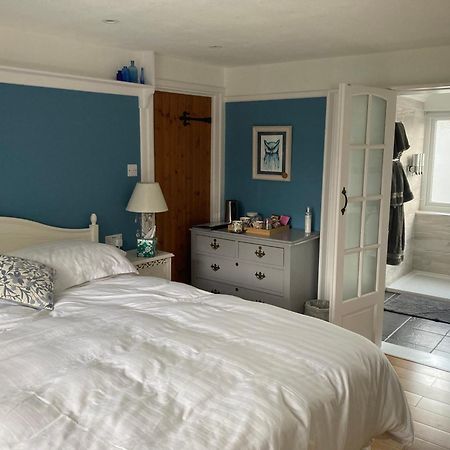 هيلستون Higher Trenear Farm B&B الغرفة الصورة