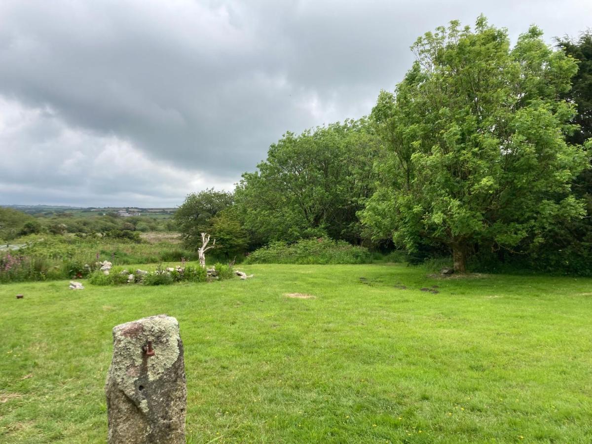 هيلستون Higher Trenear Farm B&B المظهر الخارجي الصورة